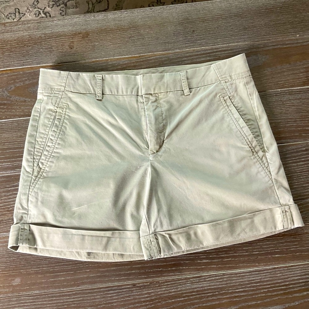 Women's Vince Cuffed Khaki Chino Shorts size 8